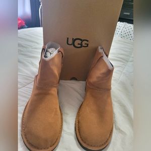 Womans unlined UGG boots size 10